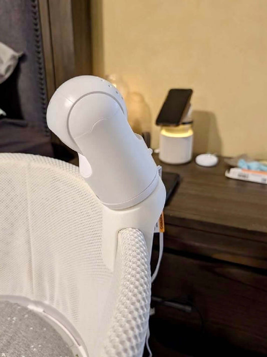 Vtech Baby Monitor Snoo & Cot Mount | BM5850HD securely attached to a Snoo bassinet for clear overhead viewing.