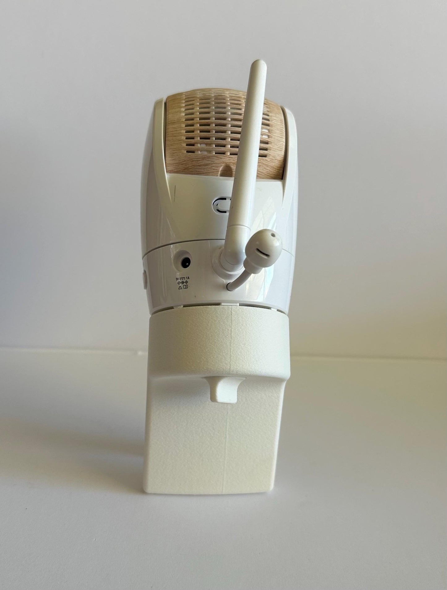 Vtech Baby Monitor Snoo & Cot Mount | BM5750HD + More compatible baby monitor mount with shelf mount design.