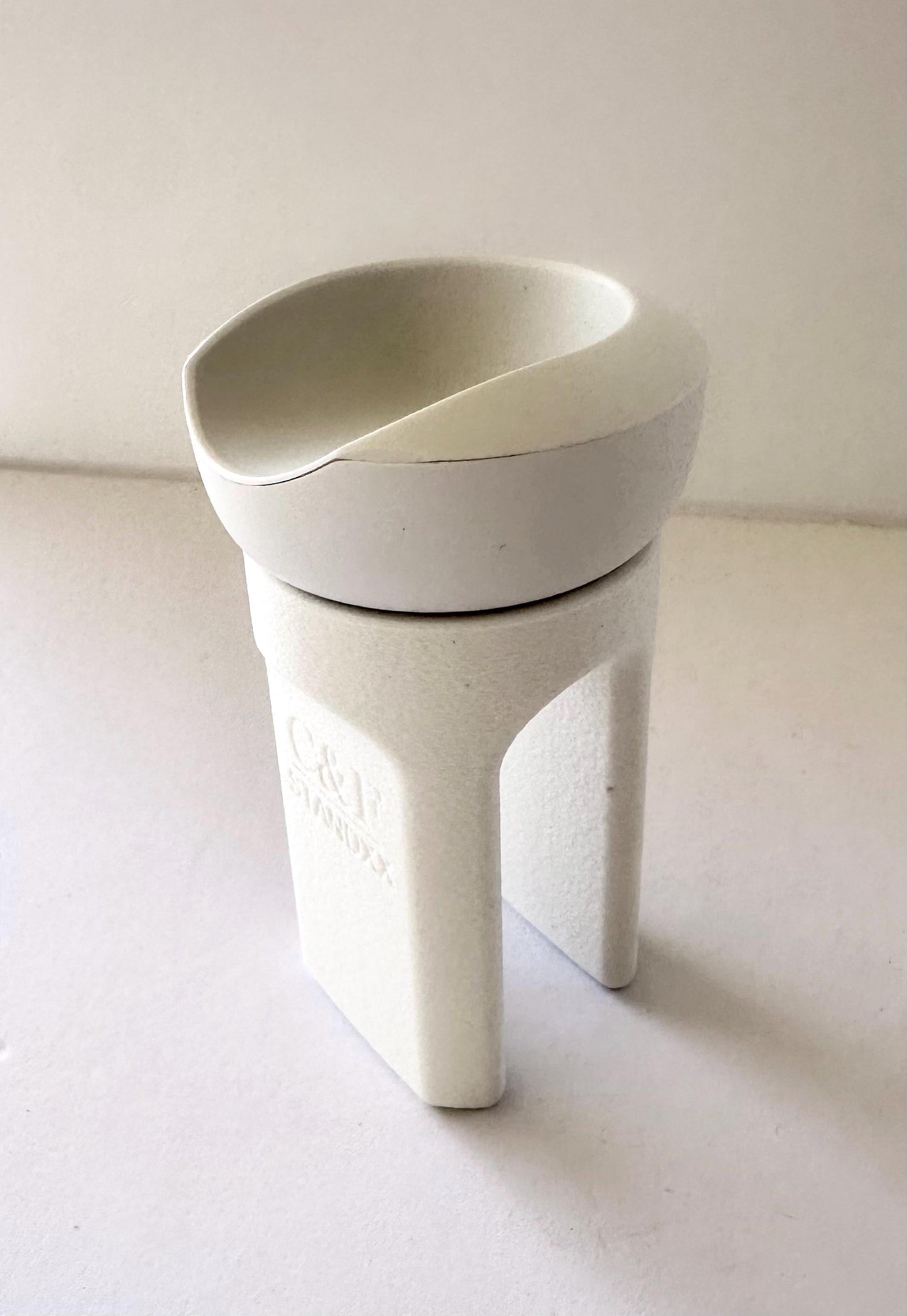 Owlet Baby Monitor Snoo & Cot Mount | Cam 2, white mount for baby monitors; no drill, secure fit for cots and bassinets.
