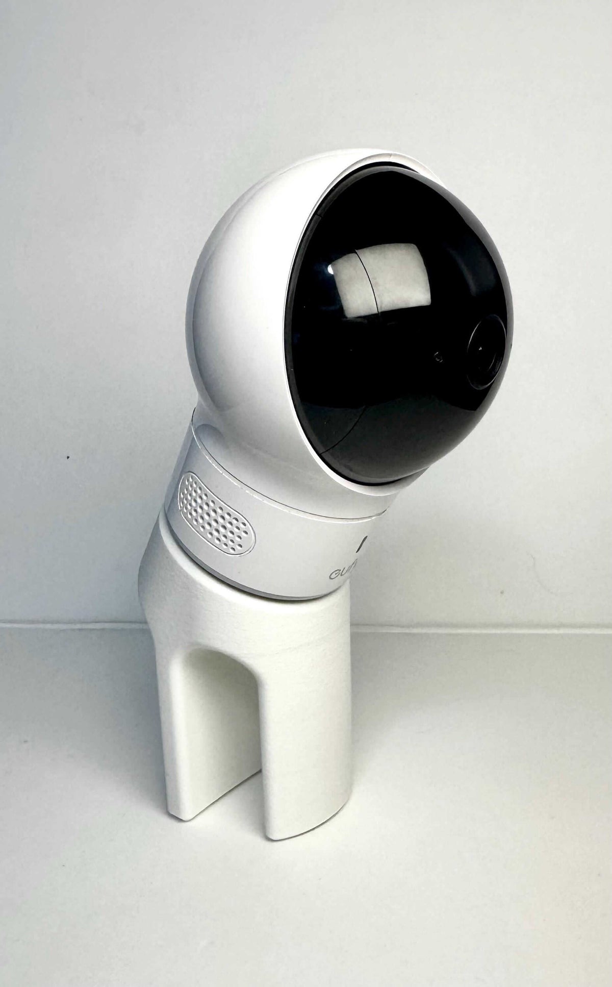 Eufy Baby Monitor Snoo & Cot Mount | E210 in white with a spherical camera for secure baby monitoring
