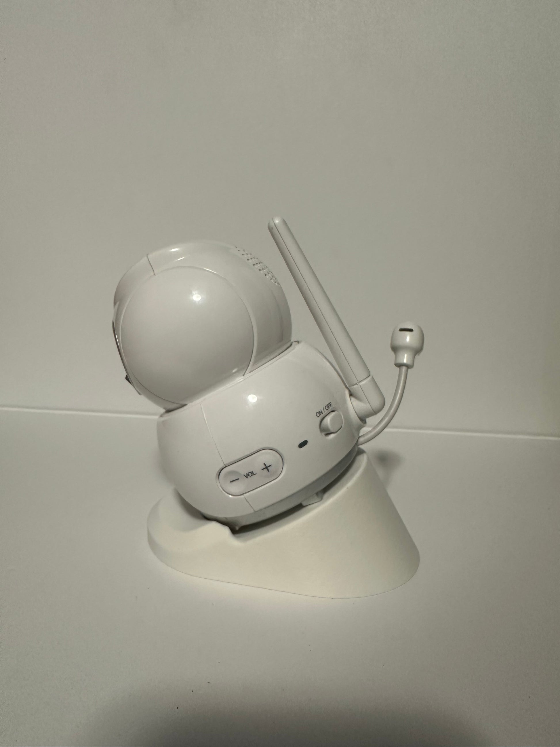 VTech Baby Monitor Shelf Mount | Angled | BM4500N & More - baby monitor mount displaying clear viewing angle.