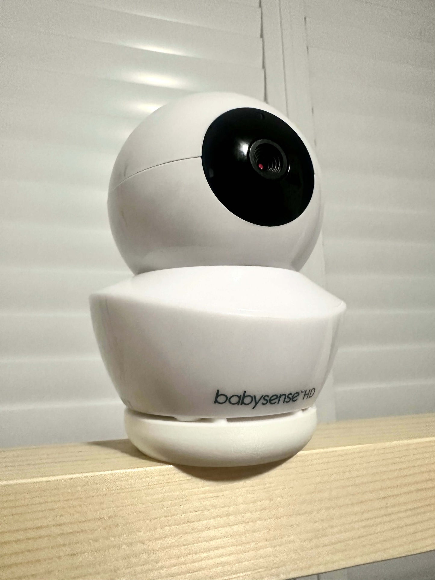 Babysense Baby Monitor Mount Adapter | HDS2 | 1/4" Thread installed on a baby monitor, showcasing compatibility and design.