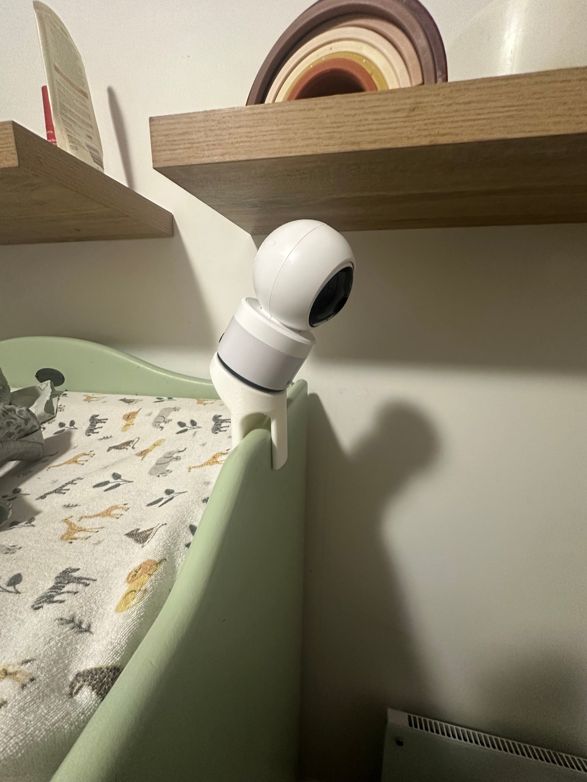 VTech Baby Monitor Snoo & Cot Mount | BM4700N + More securely mounted on a cot for a clear overhead view.