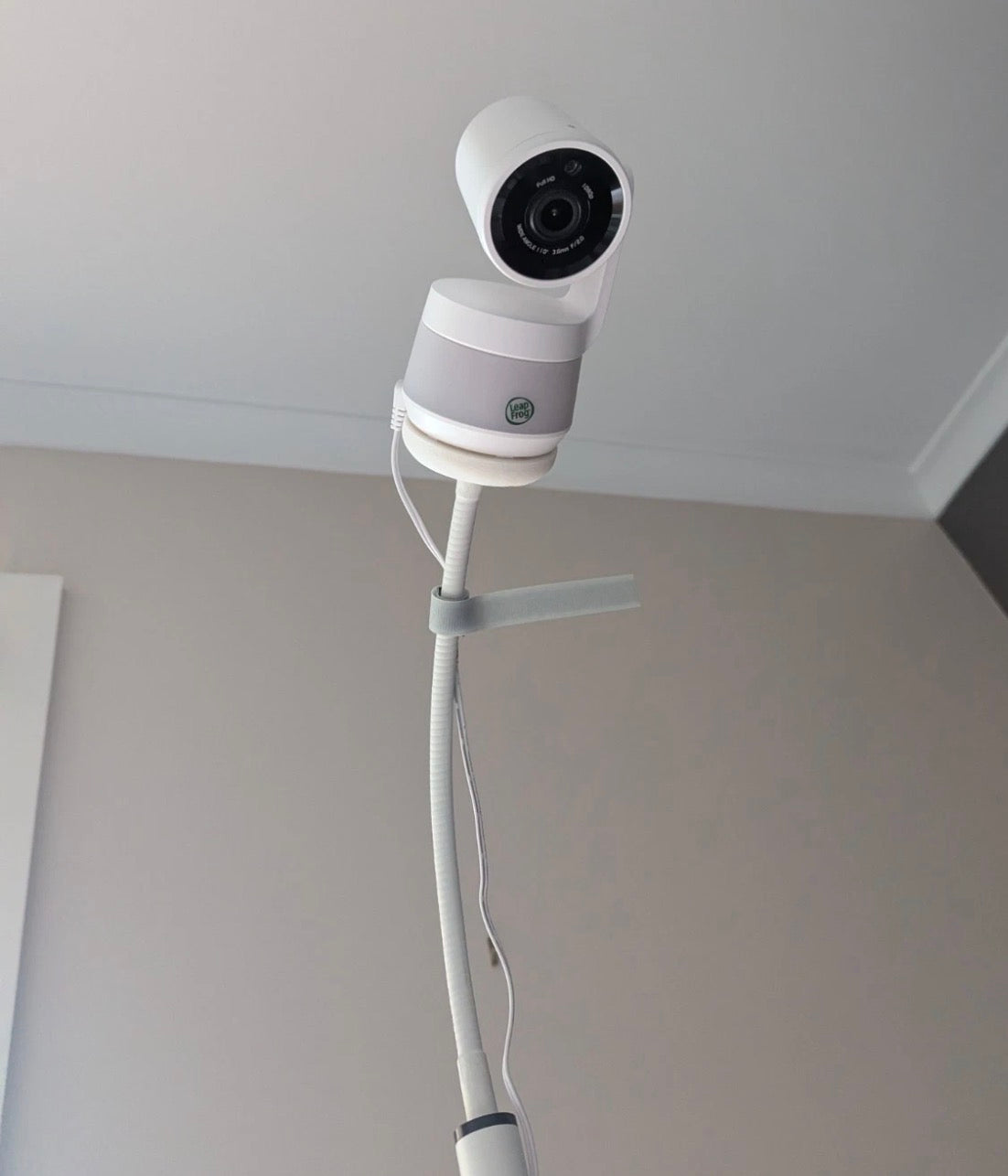 LeapFrog Baby Monitor Mount Adapter | LF920HD & LF925HD | 1/4" Thread mounted on a flexible gooseneck.
