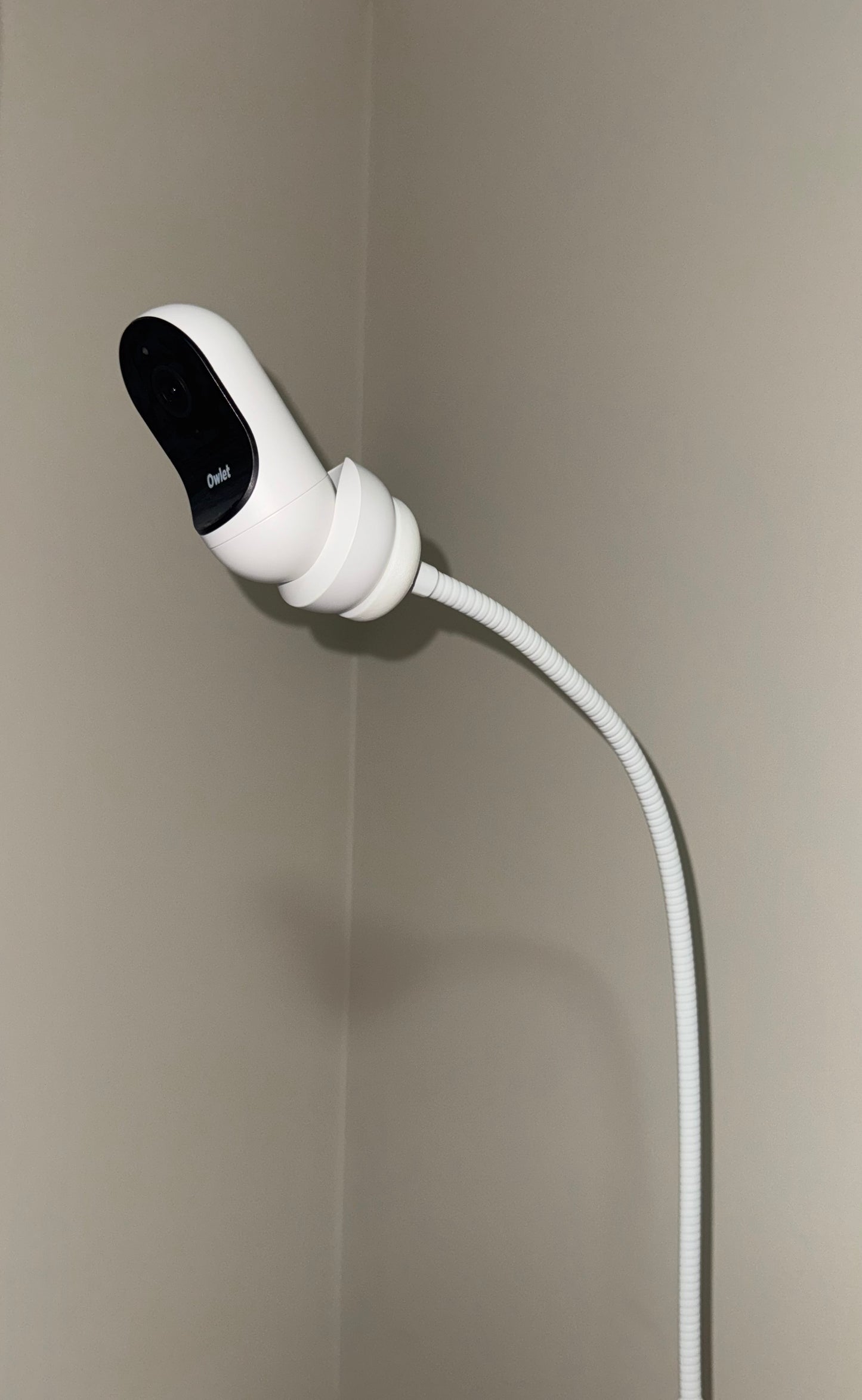 Owlet Baby Monitor Mount Adapter | Cam 2 | 1/4" Thread attached to a flexible gooseneck for easy positioning.