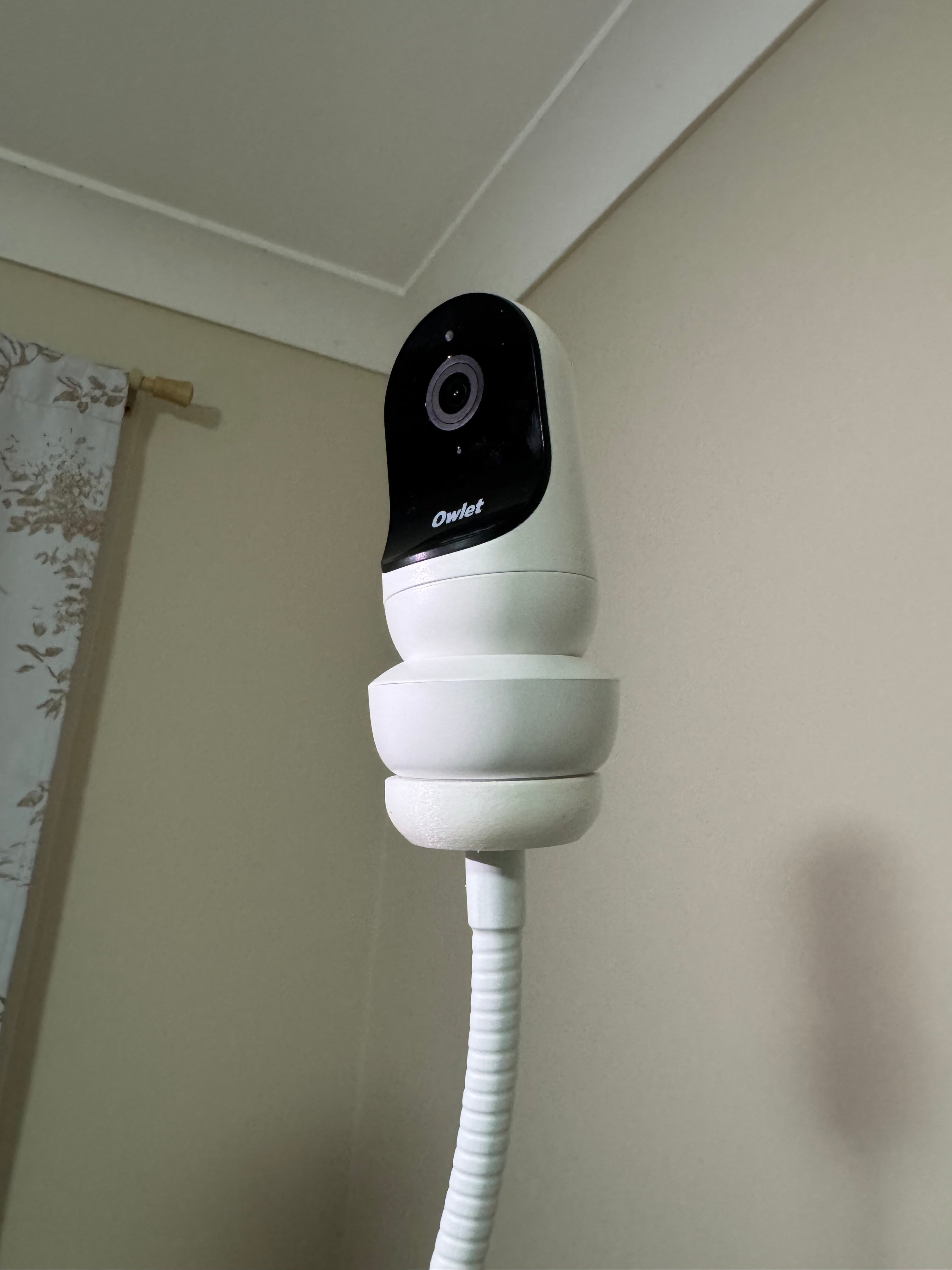 Owlet Baby Monitor Mount Adapter | Cam 2 | 1/4" Thread on a flexible gooseneck mount in a home setting.