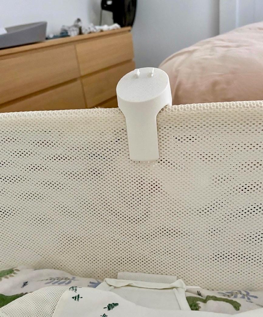 VTech Baby Monitor Snoo & Cot Mount | RM7754HD + More securely attached to a Snoo bassinet for optimal baby monitoring.