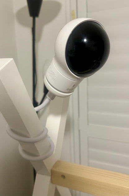 Eufy Baby Monitor Mount Adapter | E210 | 1/4" Thread securely attached to a wooden mount for optimal monitoring.
