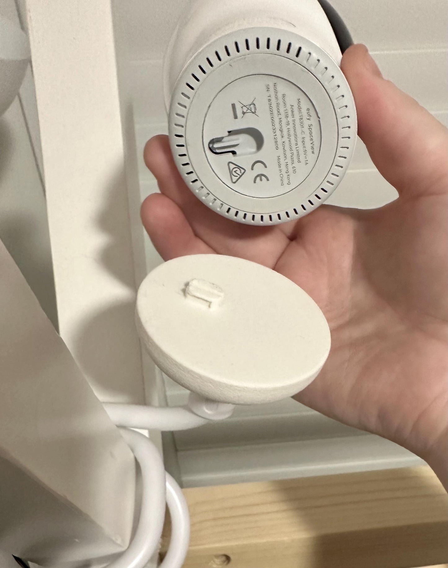 Eufy Baby Monitor Mount Adapter | E210 | 1/4" Thread attached to baby monitor, showcasing easy installation.