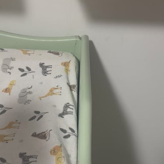 VTech Baby Monitor Snoo & Cot Mount | BM4700N + More installed on a bassinet with animal print sheet.